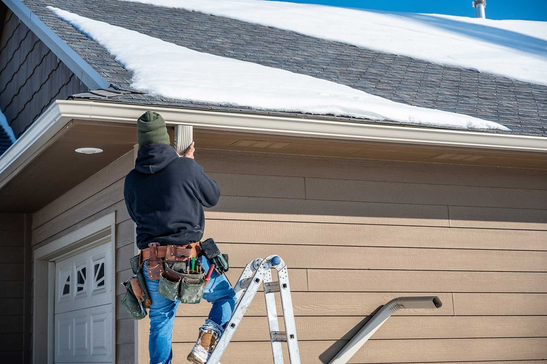 Gutter repair and inspection in winter Knoxville